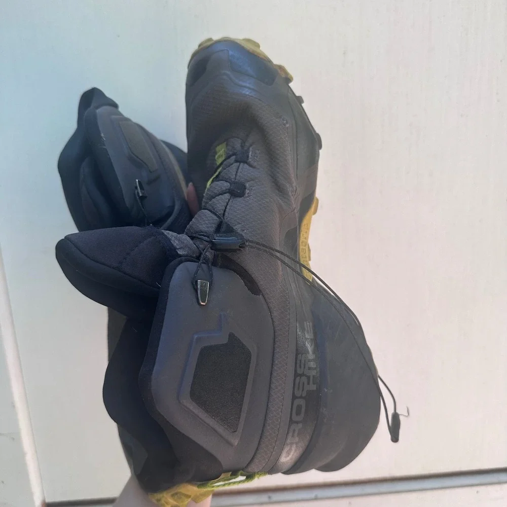 Salomon Cross Hike Mid GTX Dark Grey Black Lime Mens 10.5 Hiking Boots